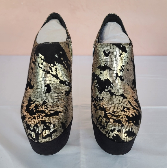 NEW Colin Stuart Platform Black and Silver Metallic Booties - Picture 4 of 13